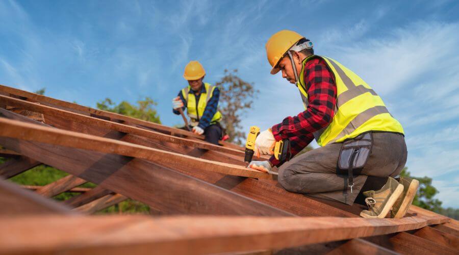 Professional gutter cleaning in Ravia, OK